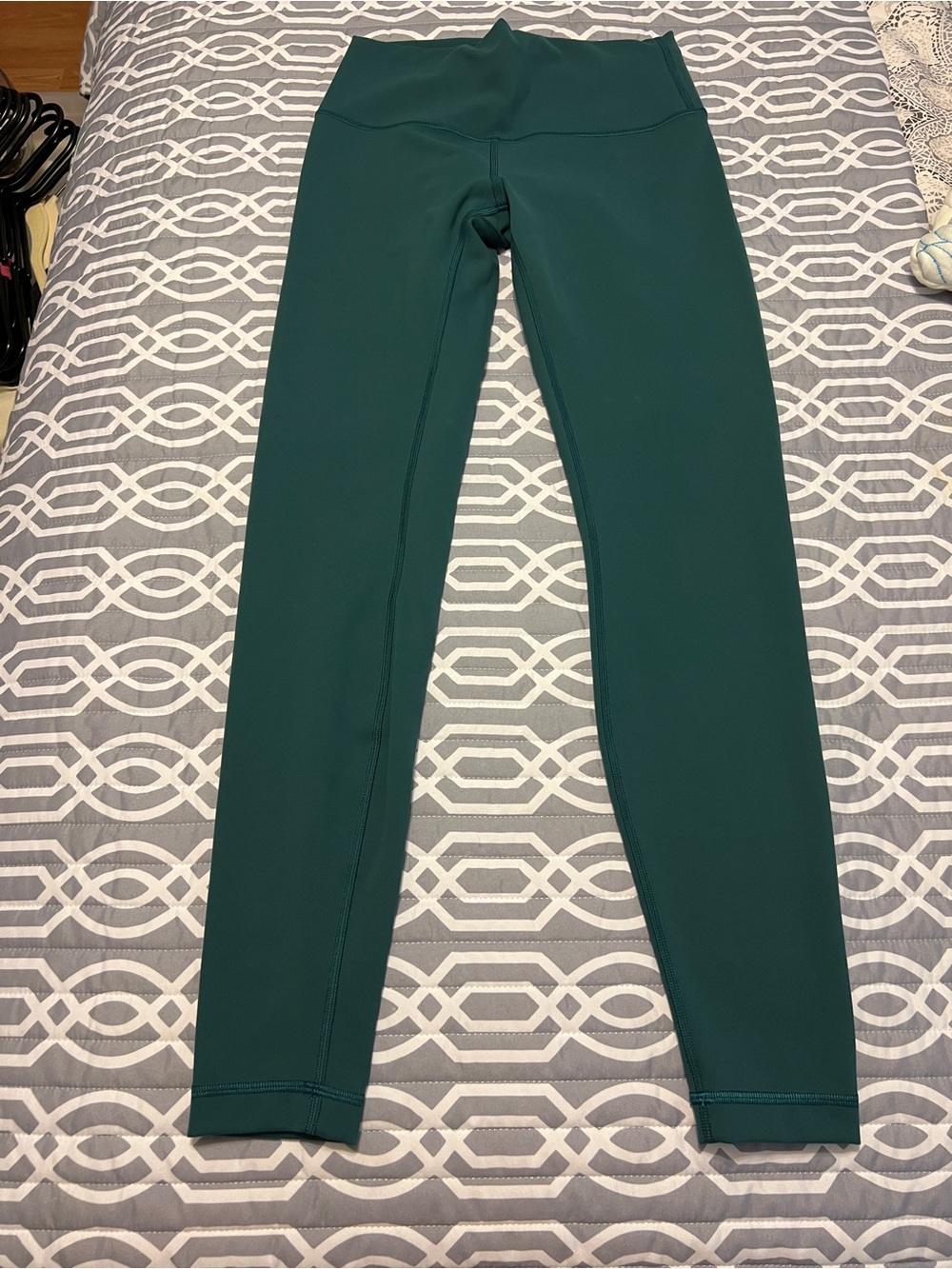 Lululemon Wunder Train High Rise 28 inch